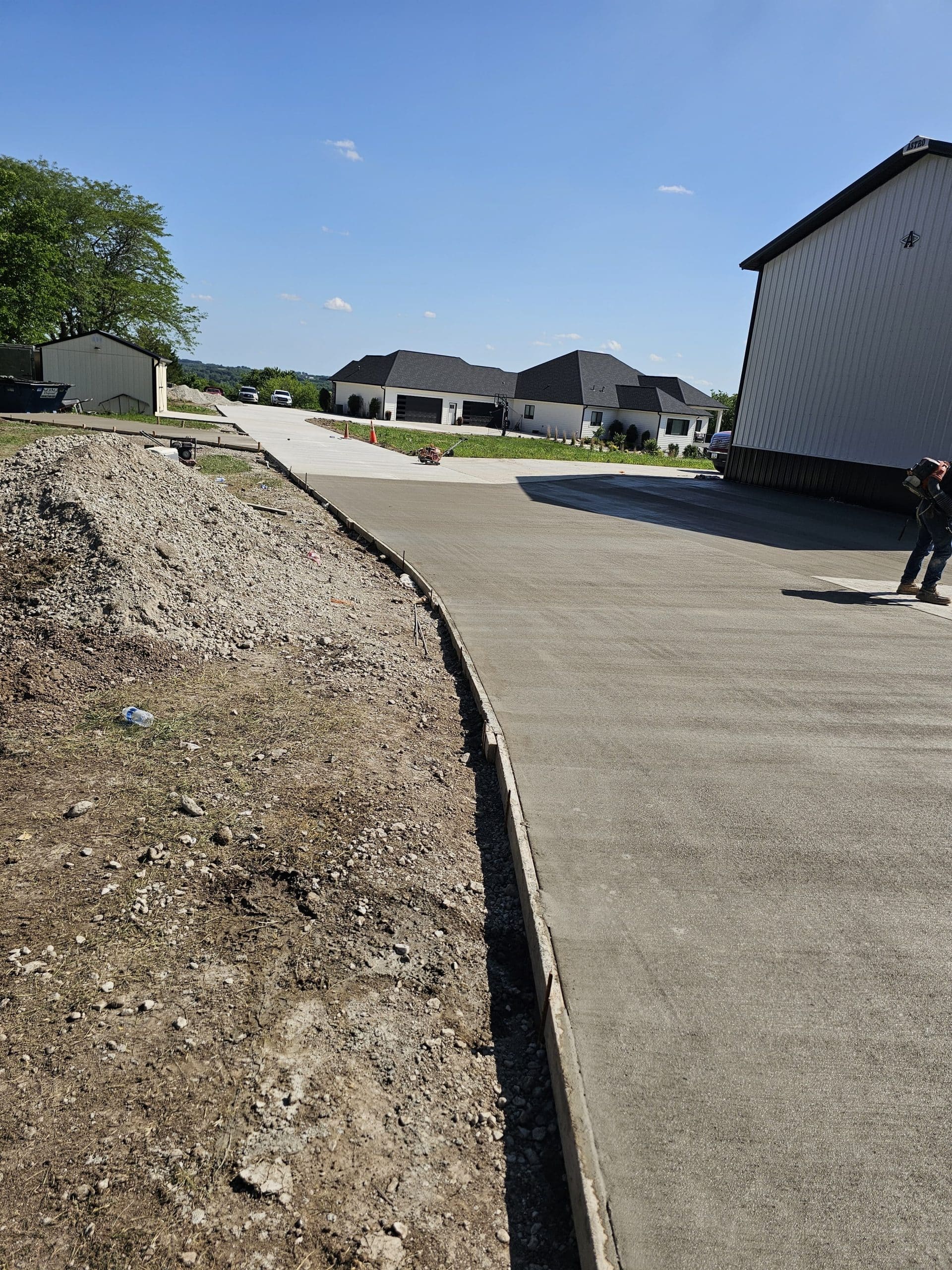 Finished concrete driveway Contrcator Des Moines Iowa