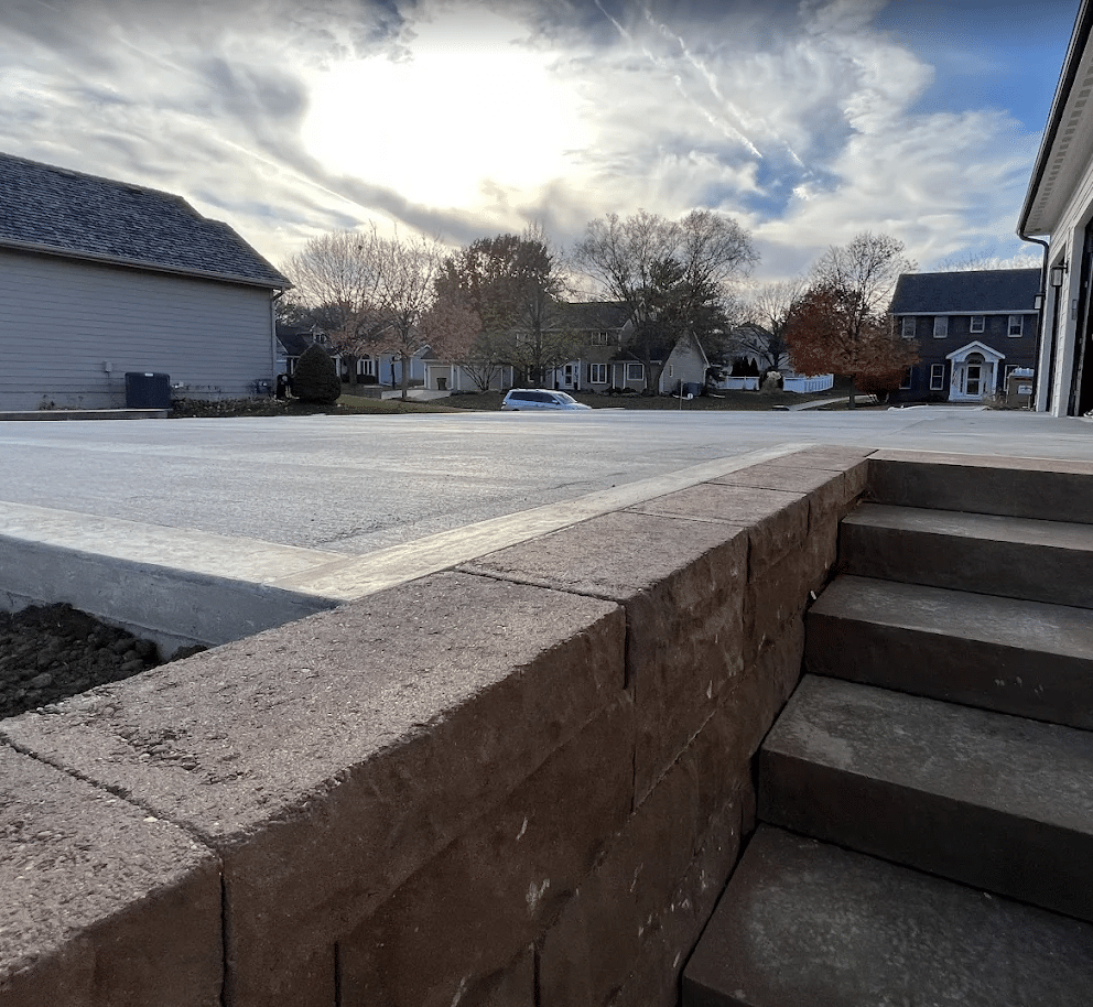 Retaining wall contractor Des Moines central Iowa