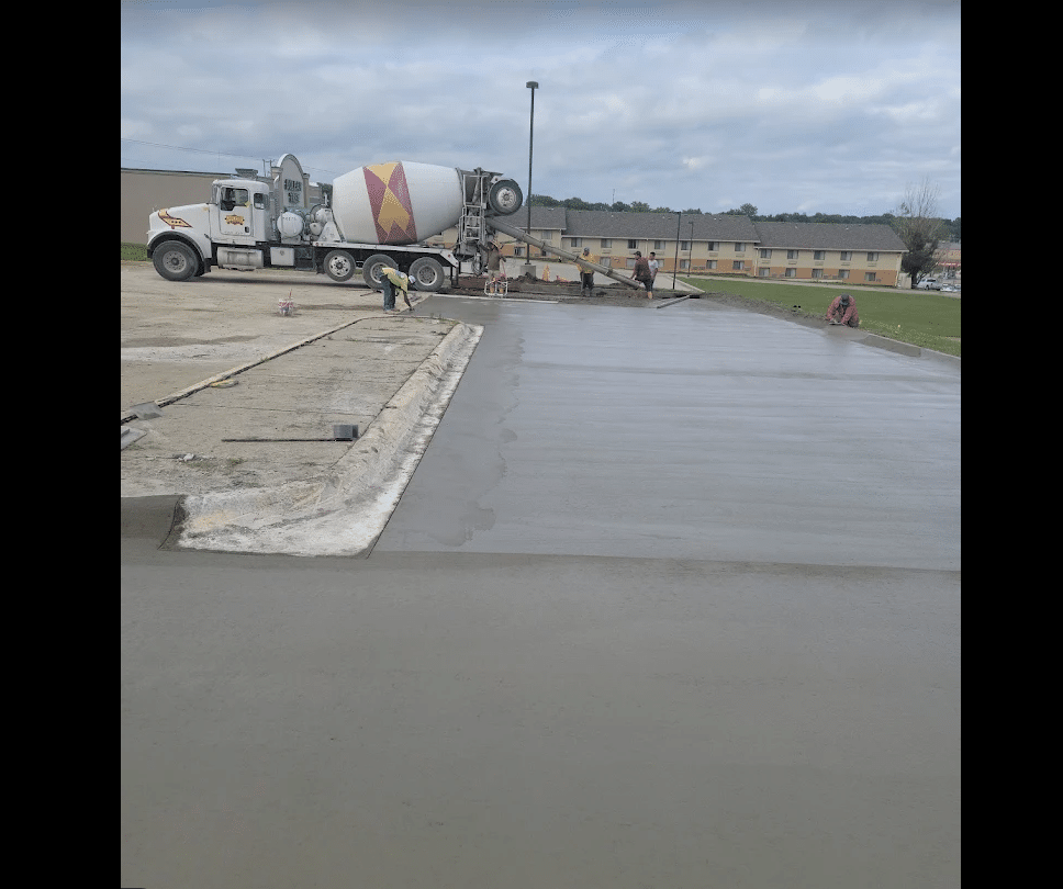 Commercial concrete parking lot contractor Des Moines